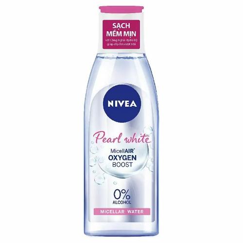 Nước Tẩy Trang Nivea Extra Bright Make Up Clear Cleansing Wate 200Ml