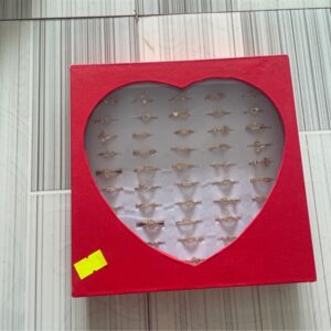 Nhẫn tim màu vàng