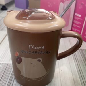 Sg 202 cốc sứ capy bara có nắp kèm thìa mix 400ml