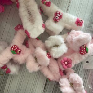 Kẹp lông gấu dâu