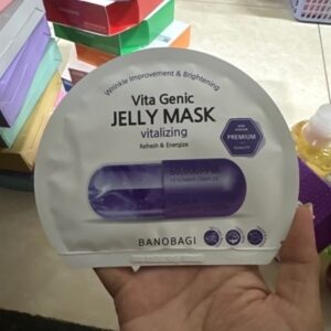 Miếng mặt nạ thuốc banobagi vita genic jelly mask vitalizing tím cung cấp năng lượng , cải thiện độ đàn hồi , dưỡng trắng da, chậm quá trình lão hoá,cho làn da luôn sáng mịn , đầy sức sống, phù hợp vs da thiếu sức sống . thiếu ẩm , sần sùi , xỉn màu