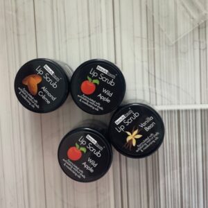 Kỳ tế bào chết môi lip scrub