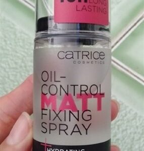 Xịt khoá trang điểm catrice oil control fixing spray + hydrating matt 50ml.