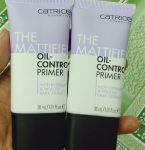 Kem lót catrice the mattifier oil control primer with evermat & willow bark extract kềm dầu 30ml. tím