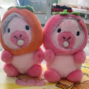 Q104 móc khoá capy hồng thổi bóng (15 cm)