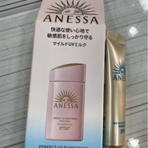 Chống nắng anessa hồng + tặng
